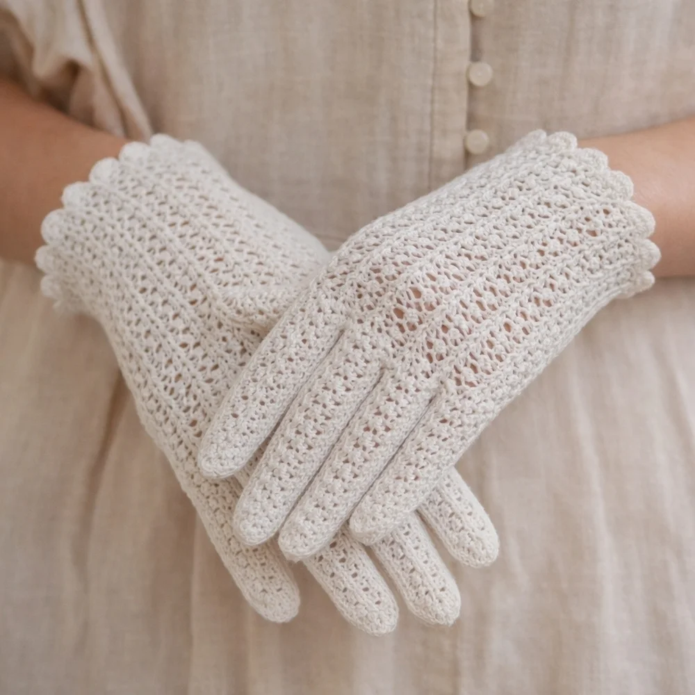 Vintage White Scalloped Knit Gloves | Romantic Crochet Lace Look | Classic Retro